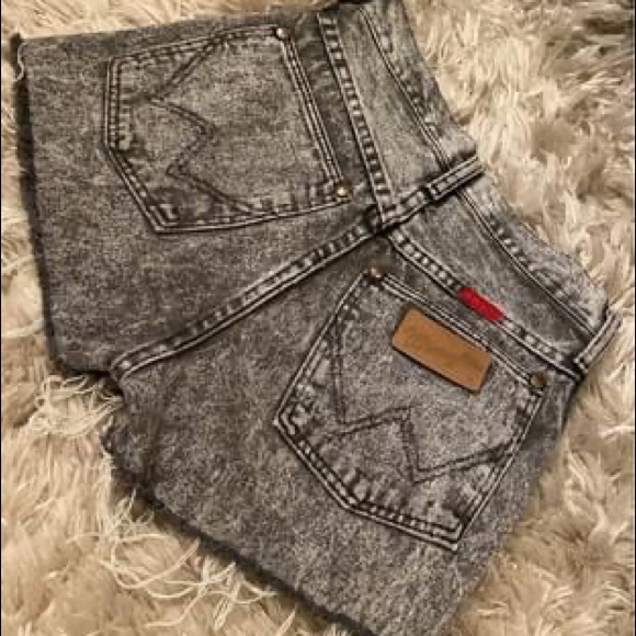 Wrangler Vintage Collection shorts - Picture 2 of 3